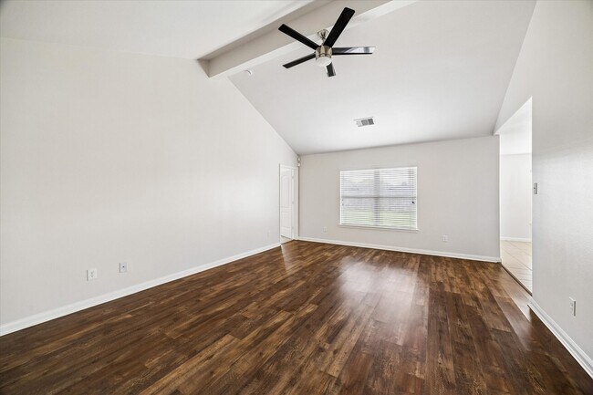 Foto del edificio - 20431 Kittredge Dr