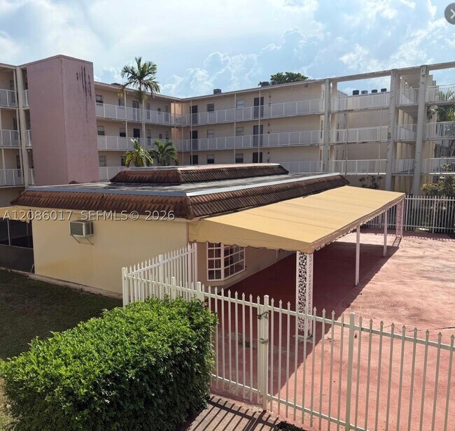 Foto del edificio - 2800 NW 56th Ave