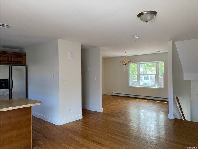 Building Photo - 420 N Corona Ave
