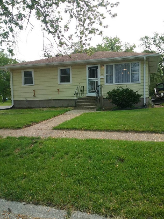 1001 Ralston St, Gary, IN 46406 House Rental in Gary, IN