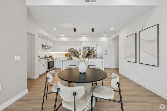 3BR, 3BA - 1450SF - Dining Room - APT 123 CHAPEL AVE