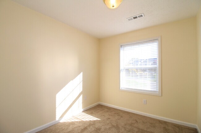 Bedrooom 3 - 1420 Scott St