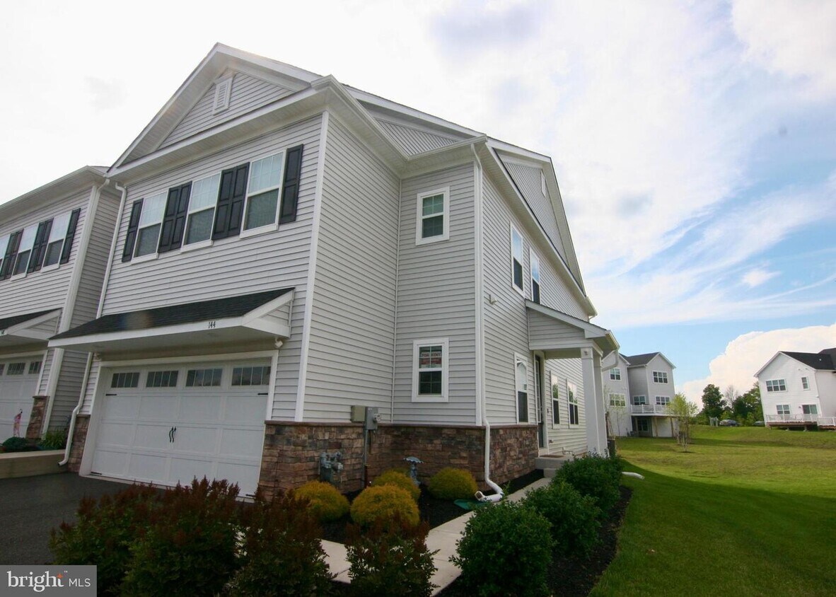 144 Knock Hill Dr, Royersford, PA 19468 Townhome Rentals in Royersford PA