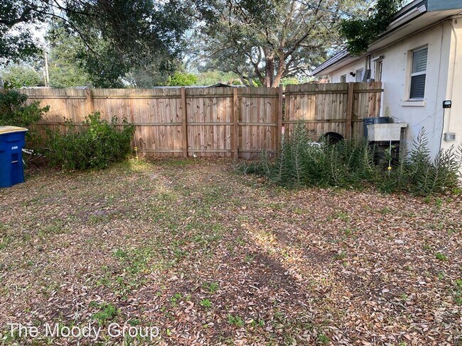 Foto del edificio - 3 br, 2 bath House - 1800 Sharondale Dr.