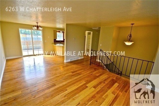 Foto del edificio - No Deposit Option! Gorgeous 3 Bedroom West...