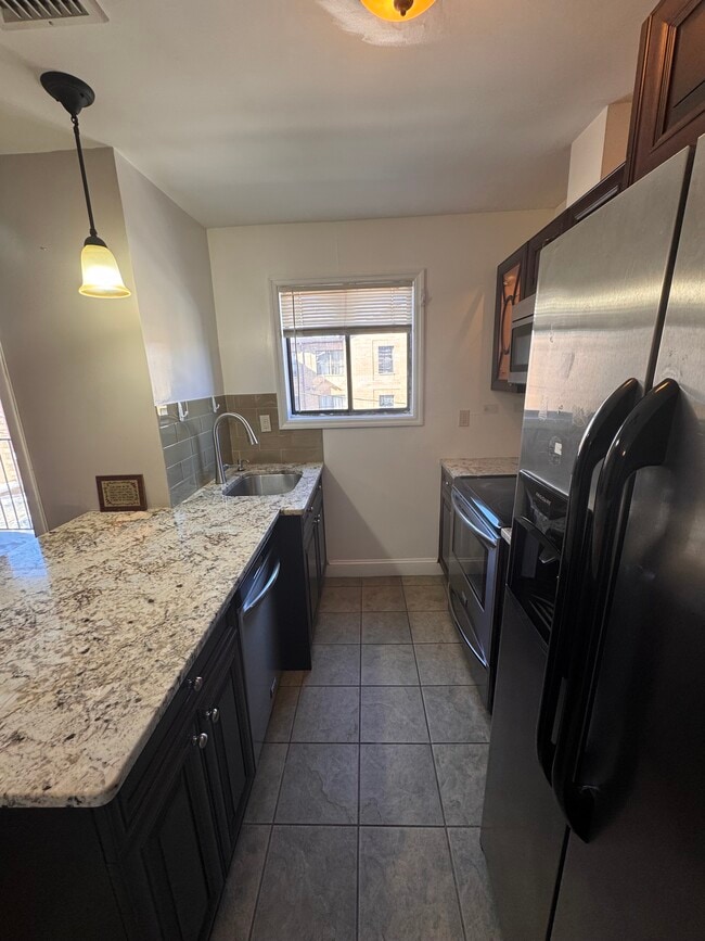 Building Photo - 6409 Granton Ave