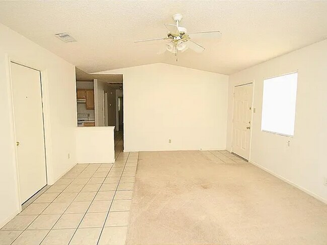 Foto del edificio - 3708 Hereford Ln