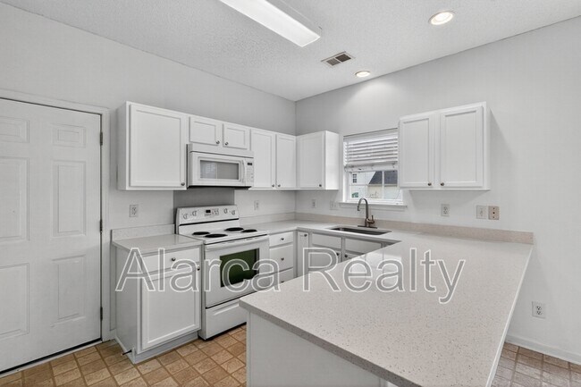 Foto del edificio - 196 Everett Park Dr