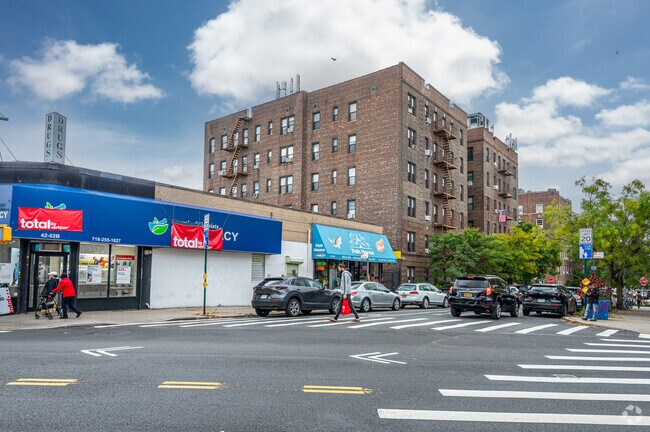 Foto del edificio - Woodside Manor