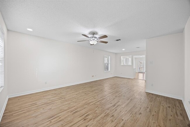 Building Photo - 806 Calico Dr