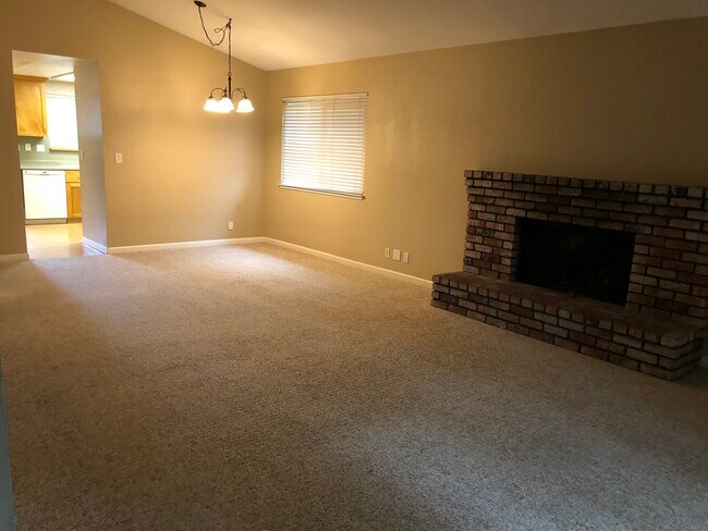 Building Photo - 2637 Castlewood Ct