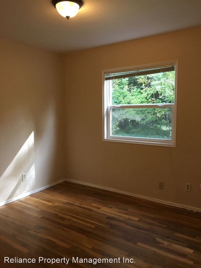 Foto del edificio - 3338-3378 SE Waverleigh Blvd