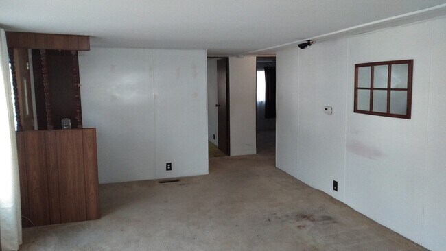 Building Photo - 317 W Elm St