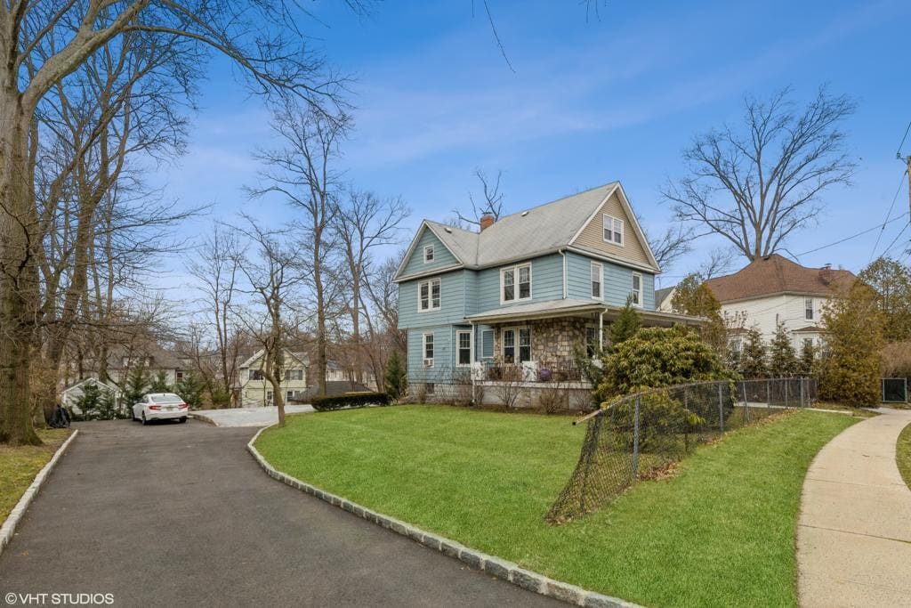 Primary Photo - 2 Brookway Ave