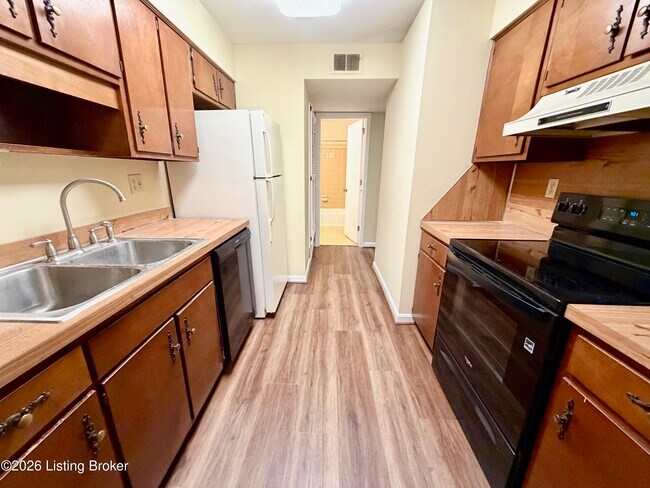 Foto del edificio - 2214 Sherwood Ave