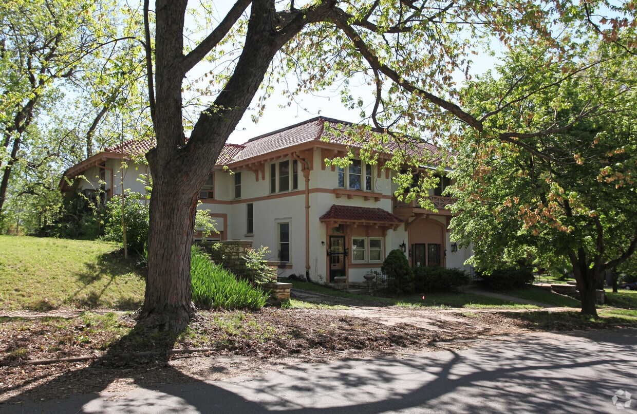 Primary Photo - 203-209 N Indiana Ave