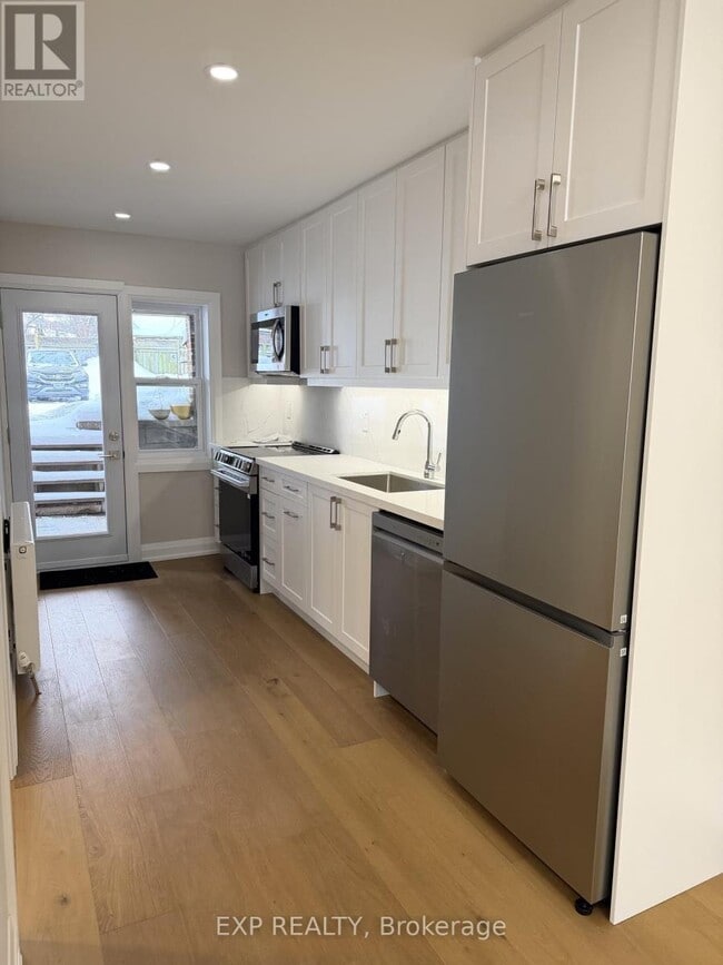 Photo du bâtiment - 875 Millwood Rd