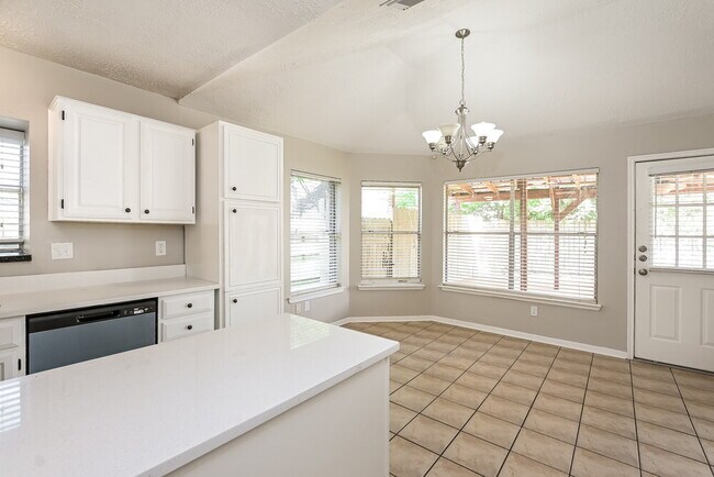 Building Photo - 2927 Waterloo Rd