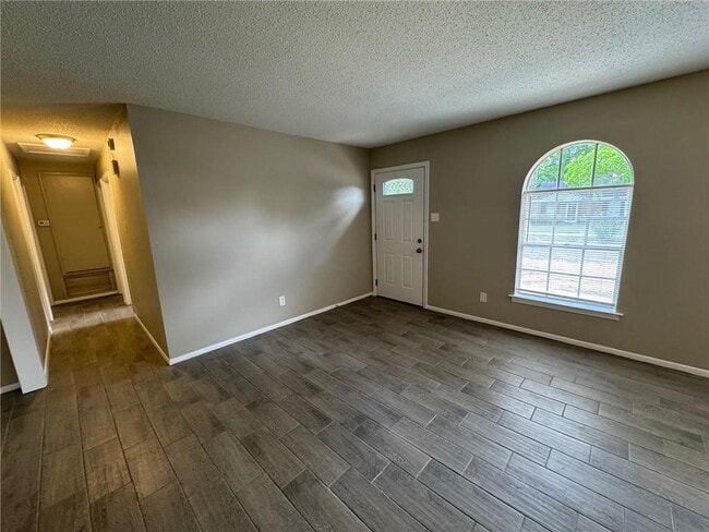 Foto del edificio - 6564 Cynthia Dr