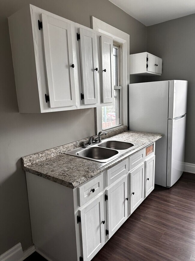Foto del edificio - Renovated 2 bedroom/1 bath home for RENT i...