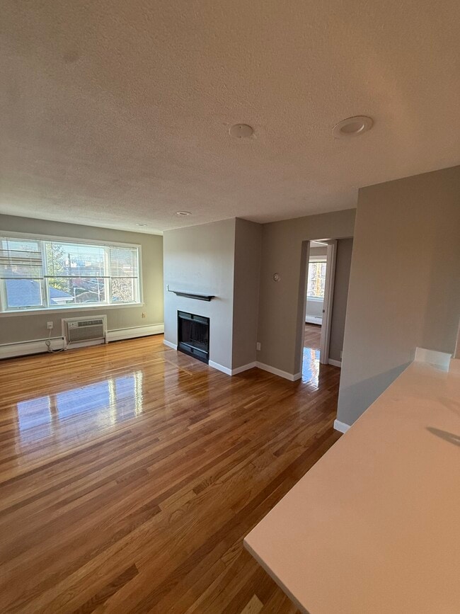 Building Photo - 38 Evergreen St