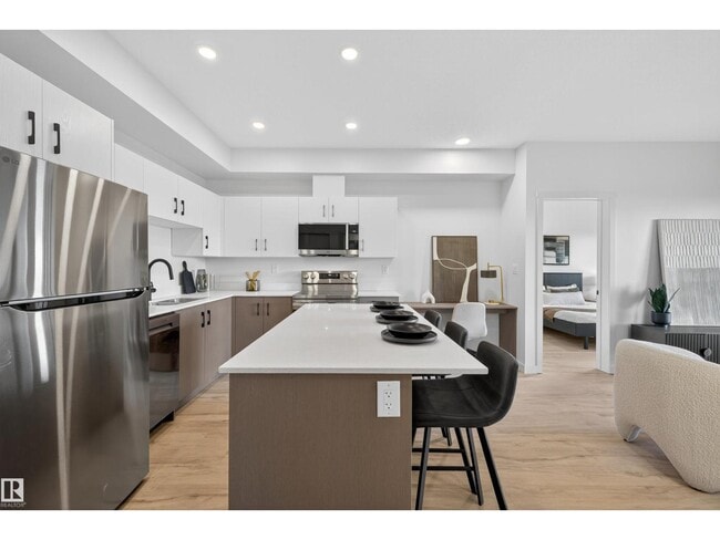 Building Photo - 355 Clareview Station Dr NW