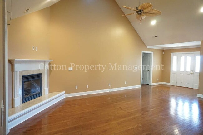 Photo - 1020 Ringlet Ct House