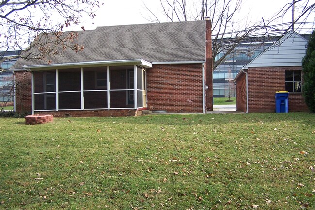 Foto del edificio - 817 Hogestown Rd