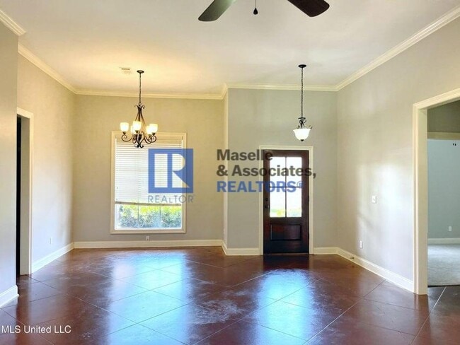 Building Photo - 3 bedroom/2 bath house in 042 Brandon!