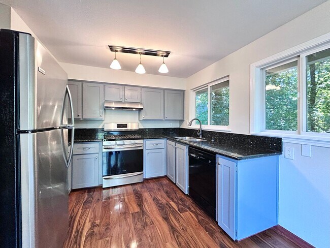 Foto del edificio - Large 3 Bed, 2 Bath, Sanctuary!