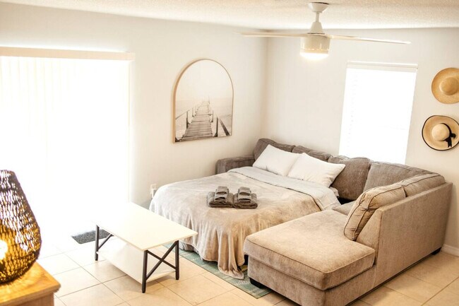 Foto del edificio - 9126 E Highland Pines Blvd