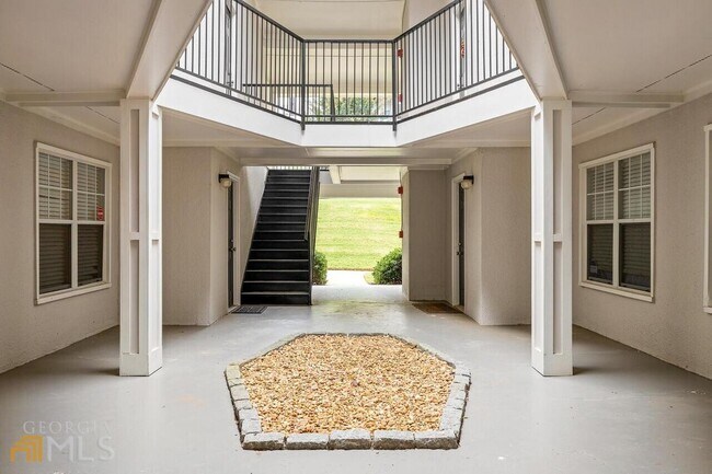 Entrada del edificio - 1150 Collier Rd NW