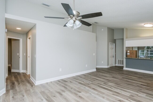 Foto del edificio - 10917 Freemont Dr