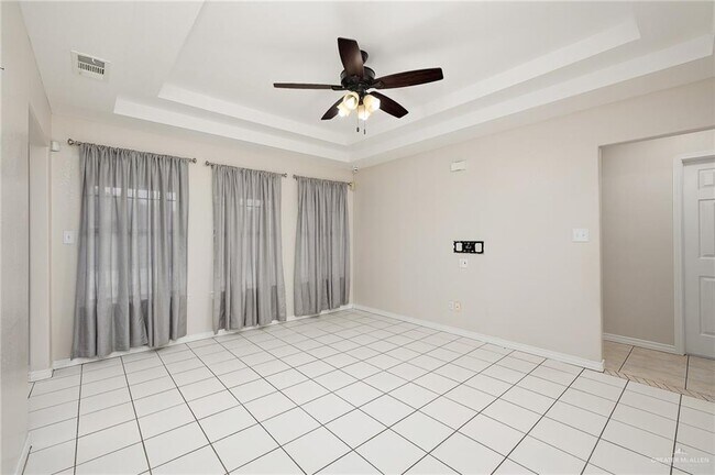 Foto del edificio - 13 Umbrellabird Ave