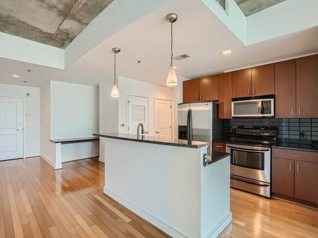 Foto del edificio - 950 W Peachtree St NW