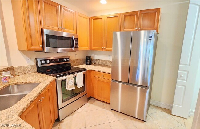 Foto del edificio - 4420 Bonita Beach Walk Dr