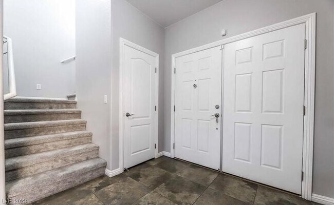 Building Photo - 5015 Wild Creek Falls Way