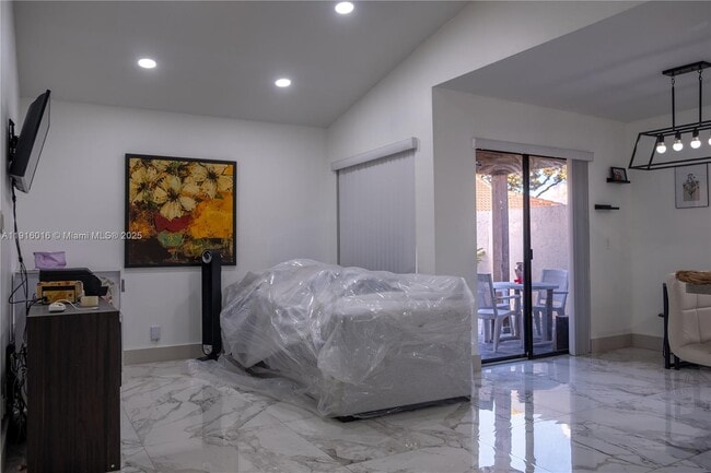 Foto del edificio - 6294 NW 170th Terrace