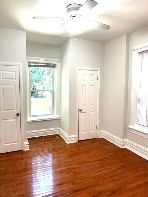 2nd bedroom with 2 closets - 4229 Shenandoah Ave