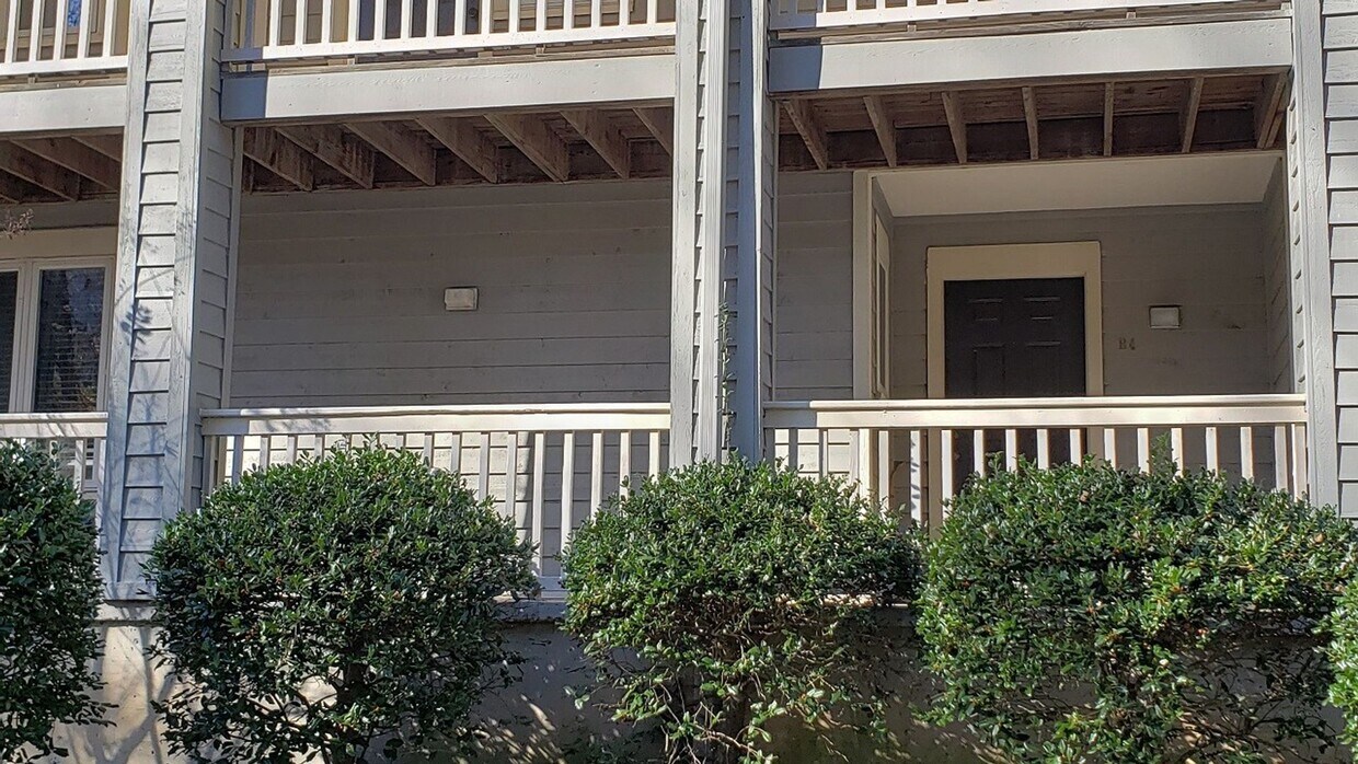 Primary Photo - Chapel Hill / 4BR Mill Creek Garden-style ...