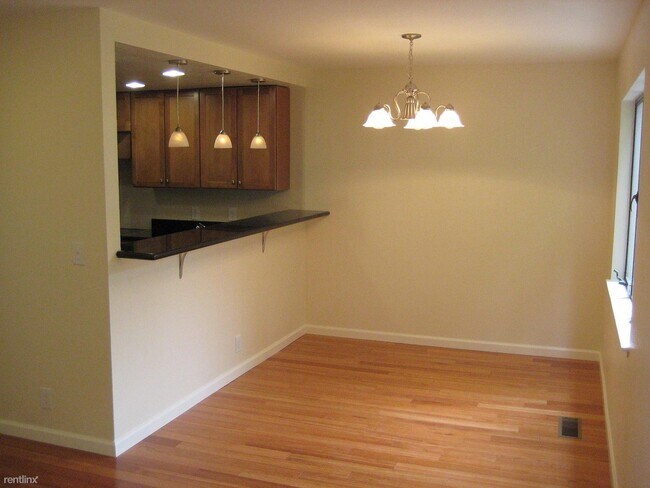 Foto del edificio - 641 Stonegate Dr