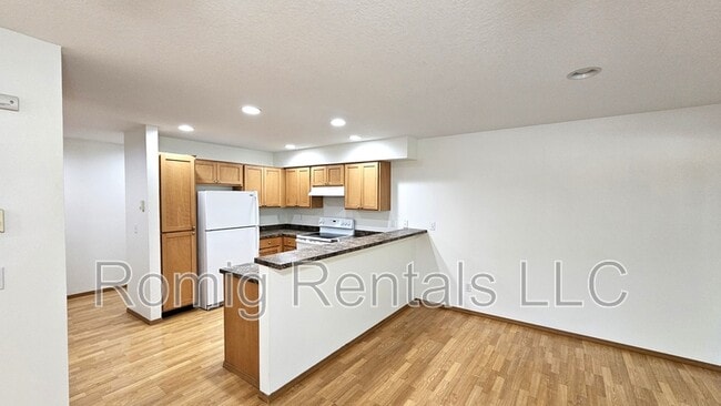 Building Photo - 8102 NE 36th Ct