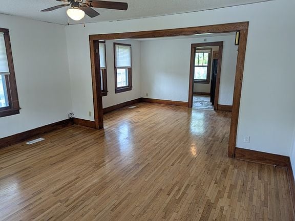 Building Photo - 202 S Lillian Ave