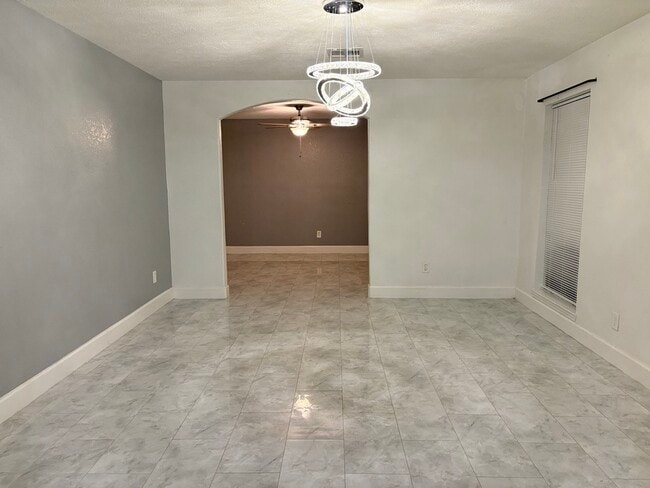 Foto del edificio - 2695 S Woodloch St
