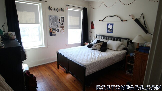 Foto del edificio - 1381 Commonwealth Ave