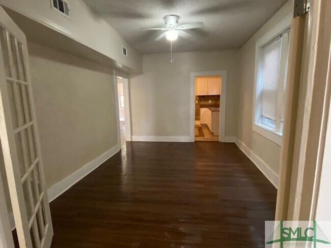 Foto del edificio - 1205 &amp; 1207 E 38 th. St.