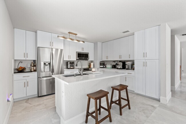 Foto del edificio - 6805 NW 75th Ct