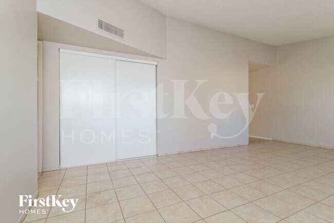 Foto del edificio - 8761 W Ironwood Dr