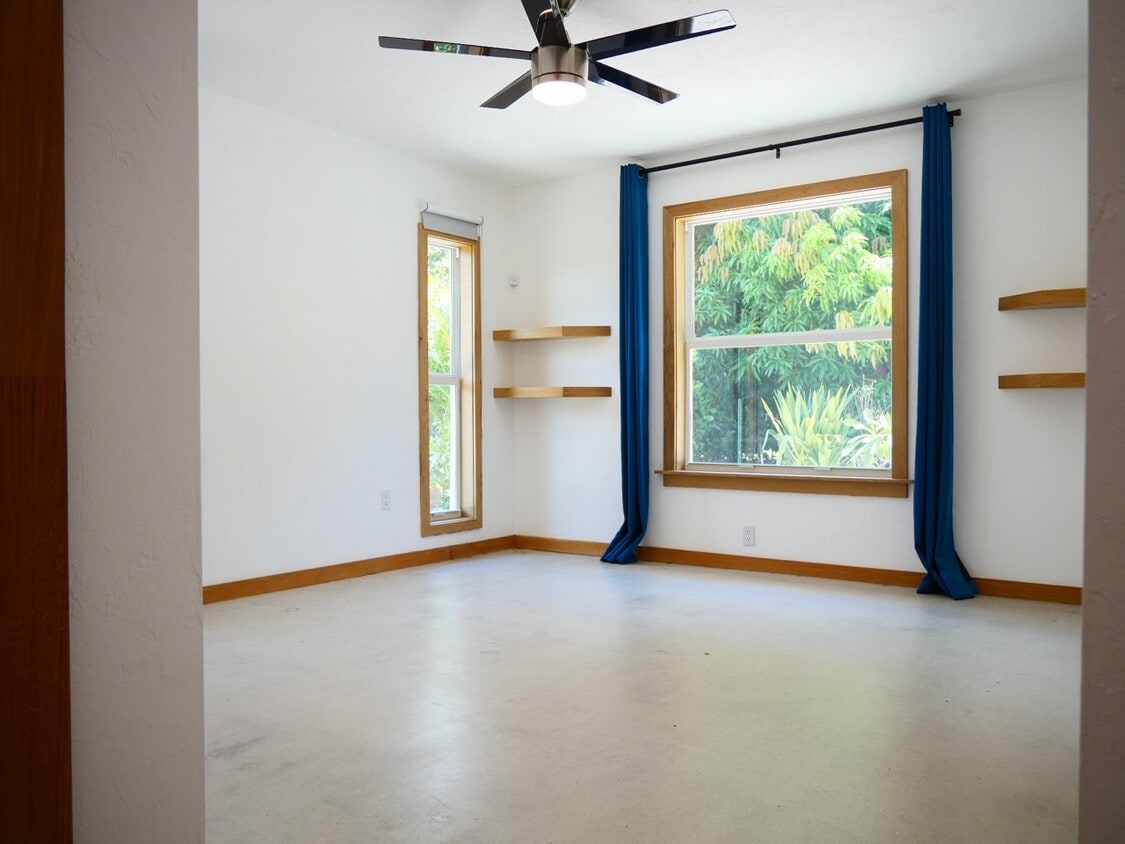 Foto principal - 11092 Orangewood Dr