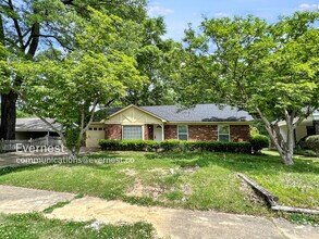 Building Photo - 3606 Clearbrook St